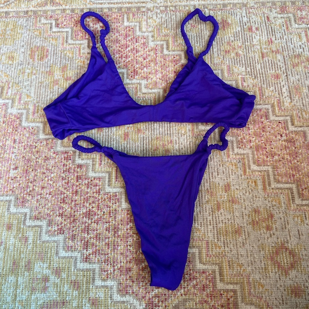 Indah bikini size small